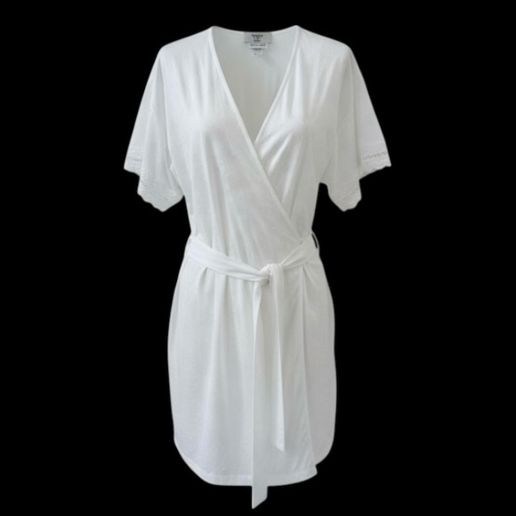 Valentino Intimo White Short Sleeve Robe with Lace Detail...